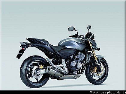 honda_600hornet_2008_017.jpg