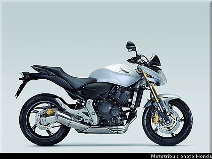 honda_600hornet_2008_028.jpg