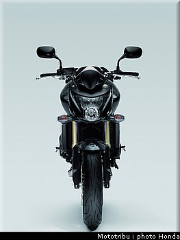 honda_600hornet_2008_032.jpg