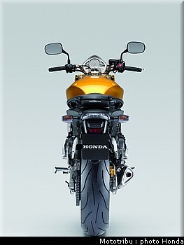 honda_600hornet_2008_041.jpg