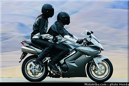 honda_800_vfr_2008_002.jpg