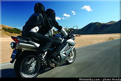 honda_800_vfr_2008_003.jpg
