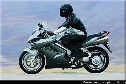honda_800_vfr_2008_009.jpg
