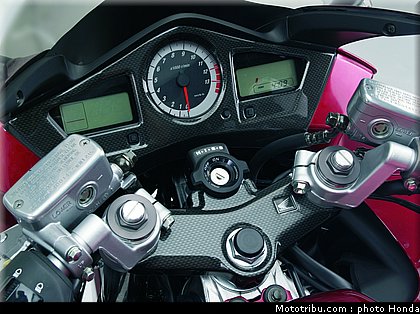 honda_800_vfr_2008_020.jpg