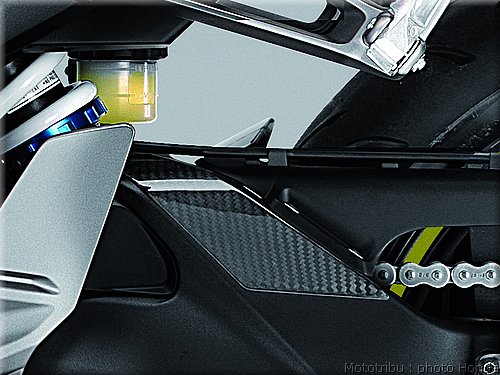 cb1000r_2008_accessoires_10.jpg