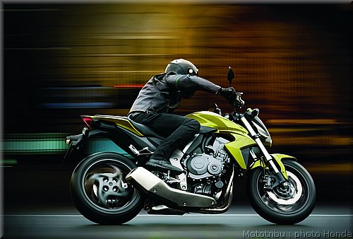 honda_cb1000r_2008_03.jpg