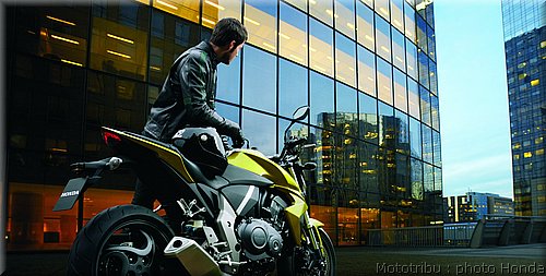honda_cb1000r_2008_04.jpg