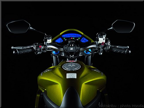 honda_cb1000r_2008_13.jpg