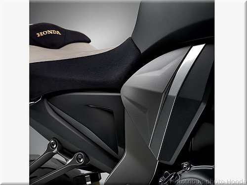 honda_cb1000r_2008_25.jpg