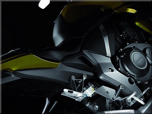 honda_cb1000r_2008_40.jpg