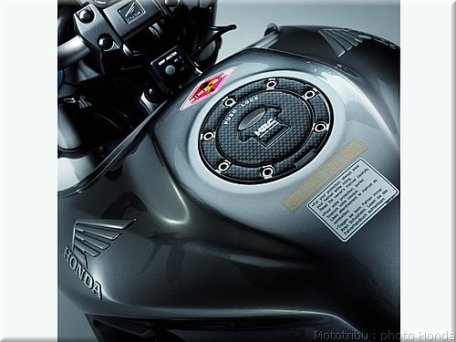 honda_cb1000r_2008_44.jpg