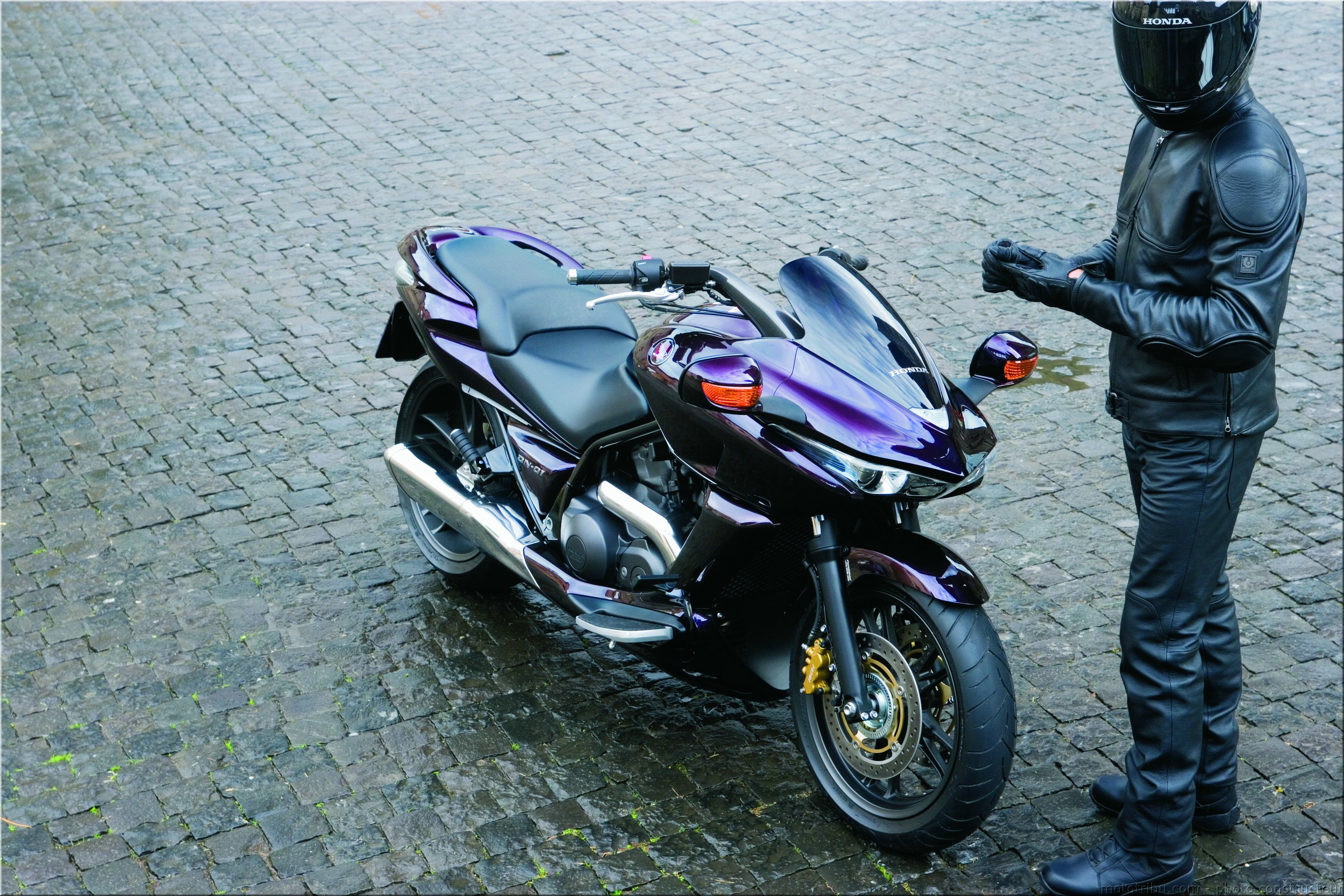 MOTO 