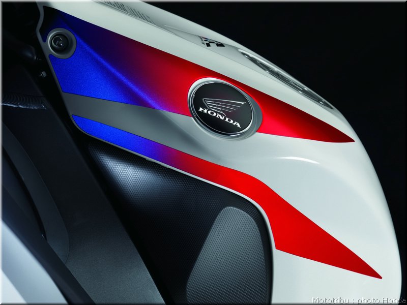 honda-cbr1000rr-2009_010