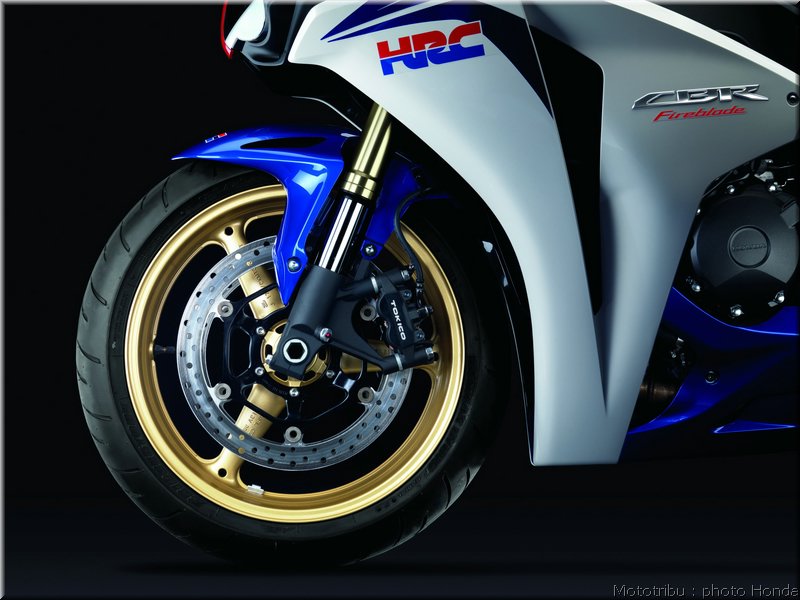 honda-cbr1000rr-2009_015