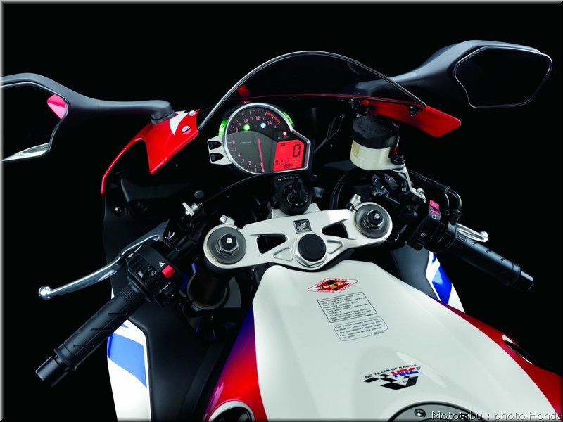 honda-cbr1000rr-2009_021