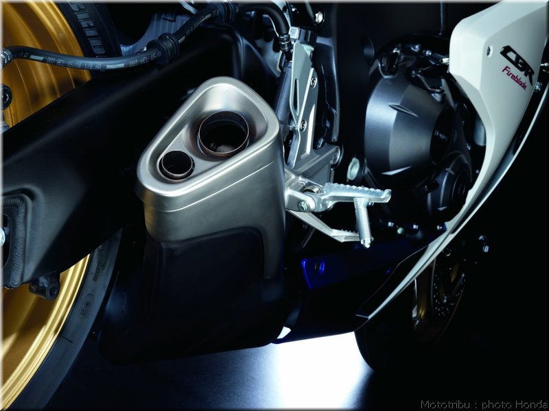honda-cbr1000rr-2009_030