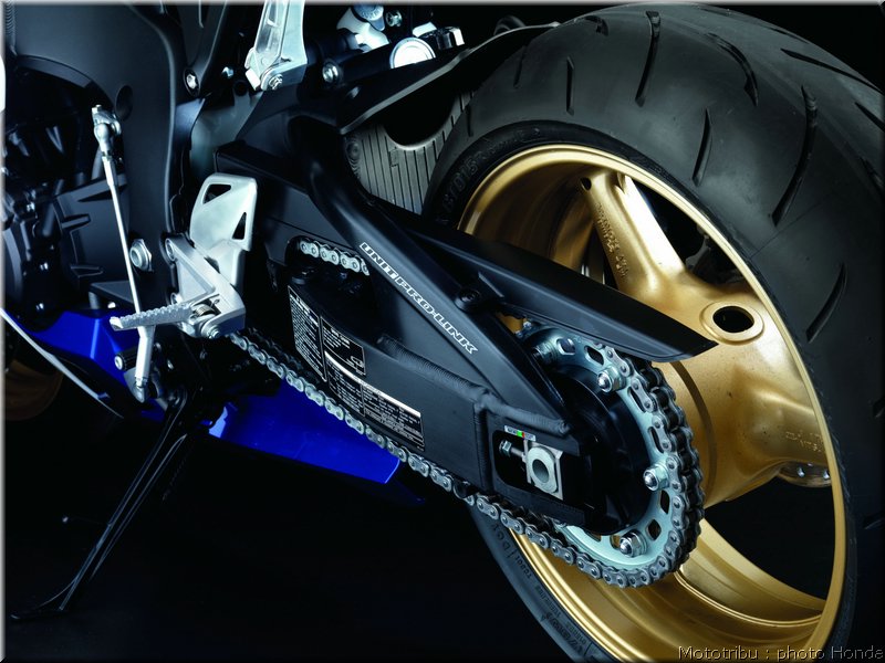 honda-cbr1000rr-2009_036