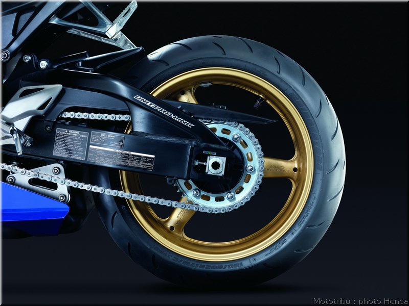 honda-cbr1000rr-2009_038