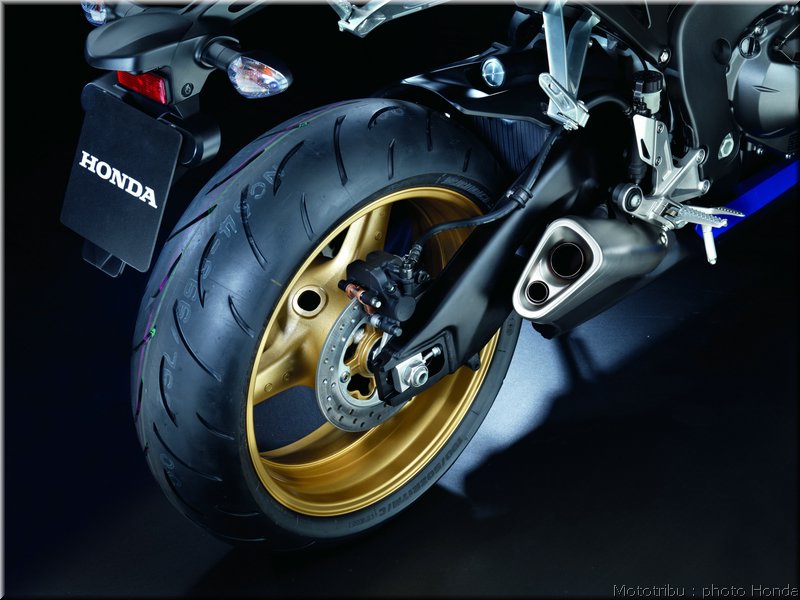 honda-cbr1000rr-2009_039
