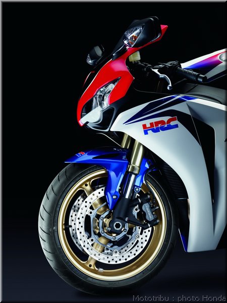 honda-cbr1000rr-2009_043