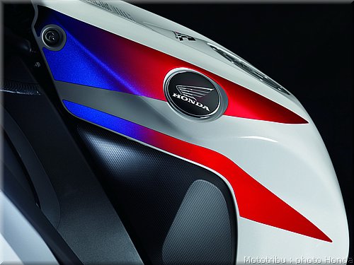 honda-cbr1000rr-2009_010.jpg