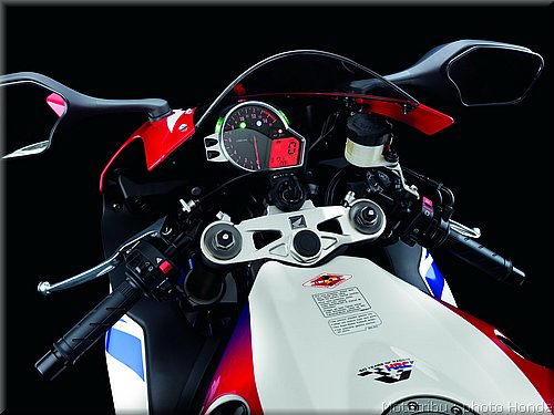 honda-cbr1000rr-2009_021.jpg