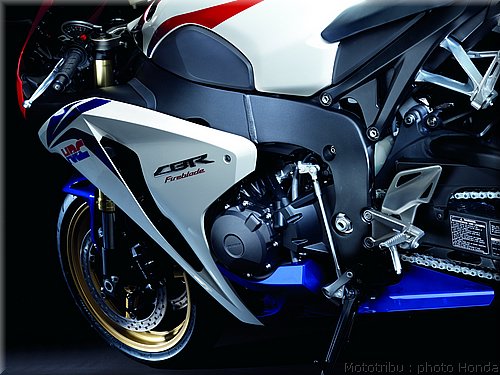 honda-cbr1000rr-2009_026.jpg