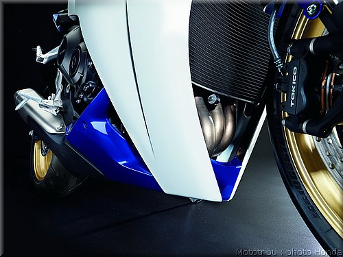 honda-cbr1000rr-2009_027.jpg