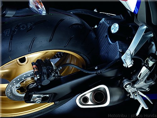 honda-cbr1000rr-2009_035.jpg