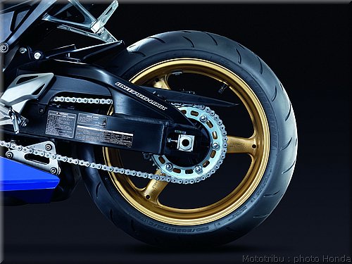 honda-cbr1000rr-2009_038.jpg
