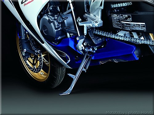 honda-cbr1000rr-2009_041.jpg