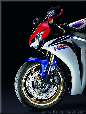 honda-cbr1000rr-2009_043.jpg