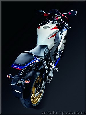 honda-cbr1000rr-2009_046.jpg
