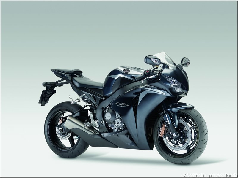 honda_cbr1000_rrabs_001