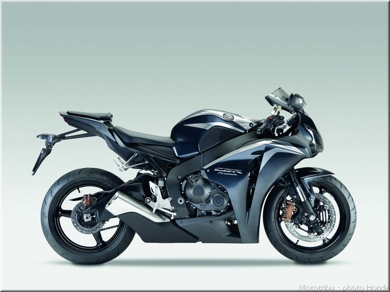 honda_cbr1000_rrabs_003