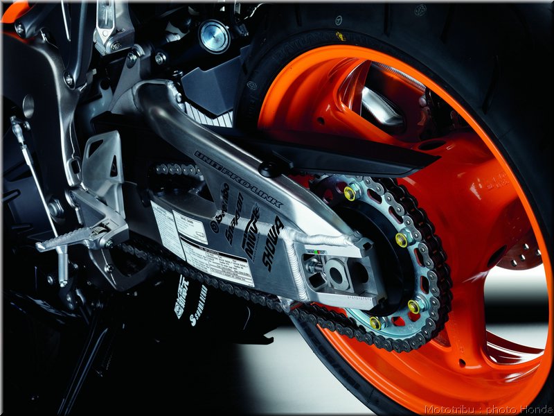 honda_cbr1000_rrabs_029