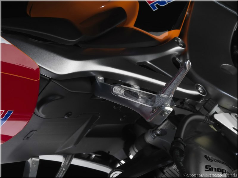 honda_cbr1000_rrabs_034