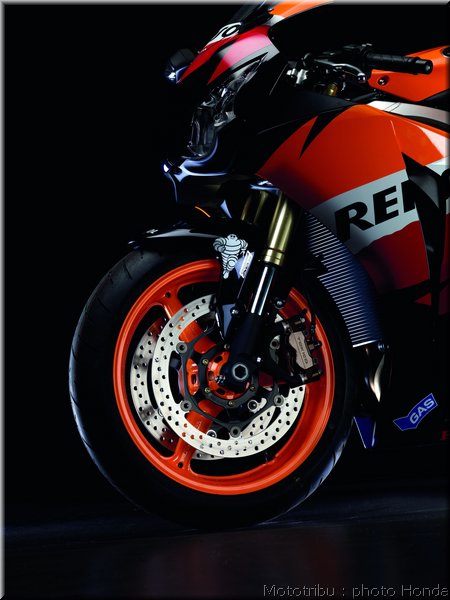 honda_cbr1000_rrabs_041