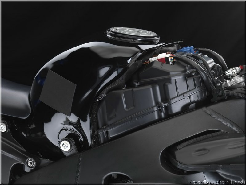 honda_cbr1000_rrabs_046