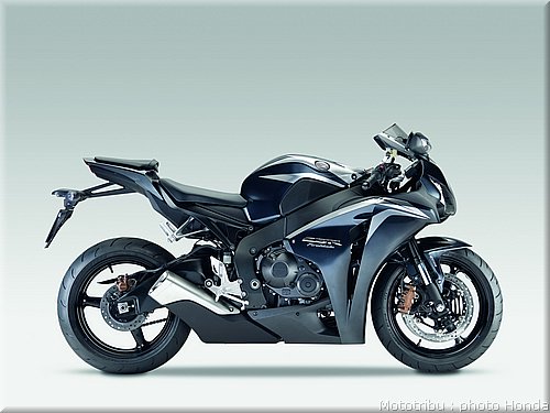 honda_cbr1000_rrabs_003.jpg