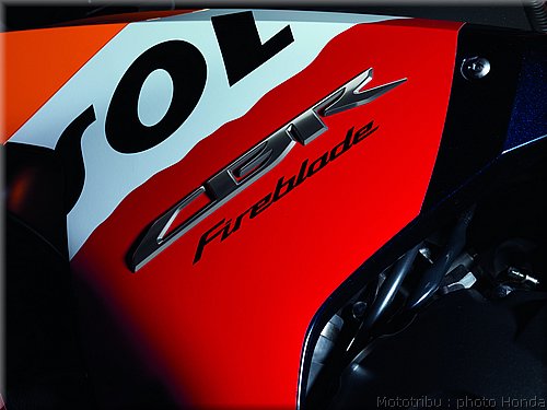 honda_cbr1000_rrabs_013.jpg