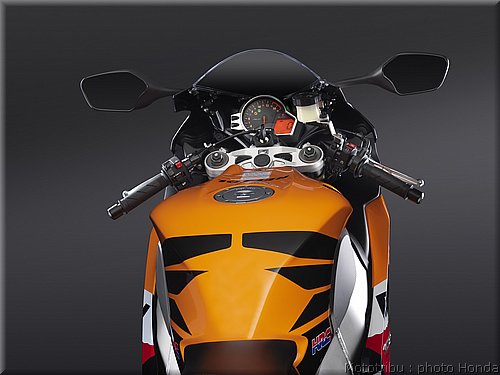 honda_cbr1000_rrabs_018.jpg