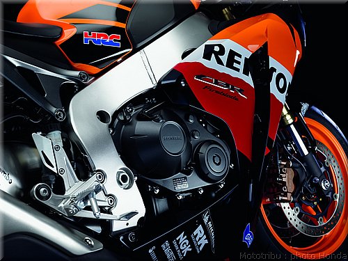 honda_cbr1000_rrabs_023.jpg