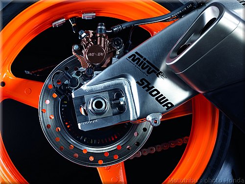 honda_cbr1000_rrabs_030.jpg
