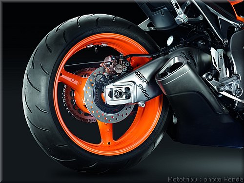 honda_cbr1000_rrabs_033.jpg