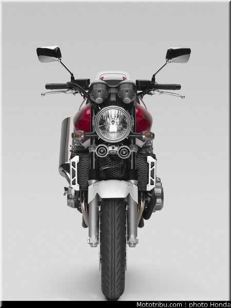 honda_cb1300_2009_009