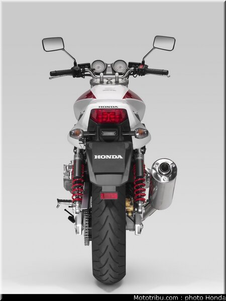 honda_cb1300_2009_010