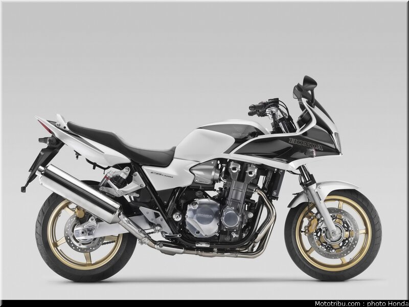 honda_cb1300s_2009_001