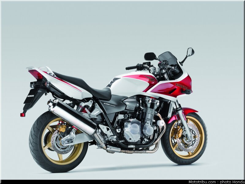 honda_cb1300s_2009_006