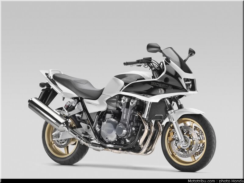 honda_cb1300s_2009_008